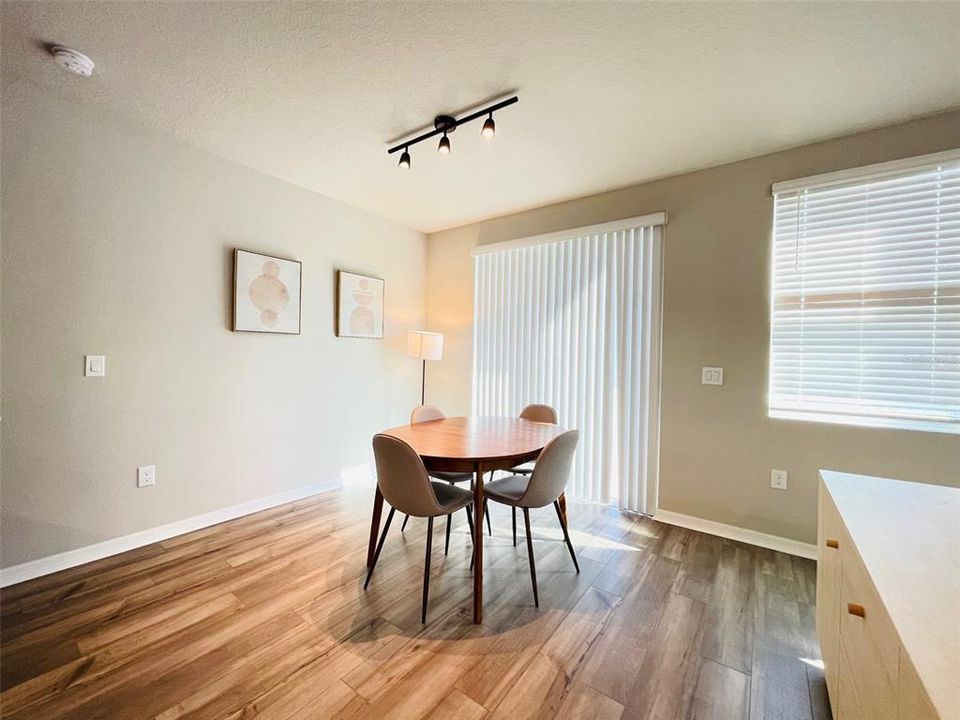 Active With Contract: $1,650 (2 beds, 1 baths, 1574 Square Feet)