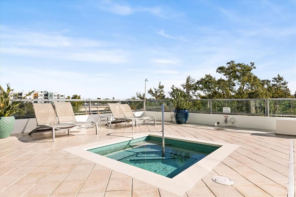 For Sale: $284,990 (2 beds, 2 baths, 1198 Square Feet)