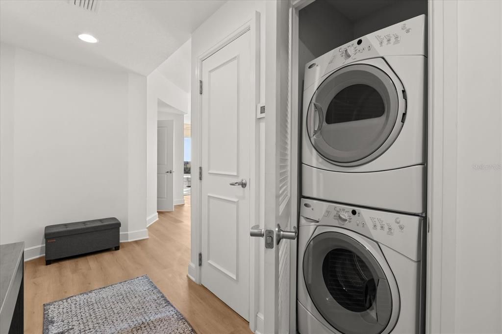 For Sale: $284,990 (2 beds, 2 baths, 1198 Square Feet)