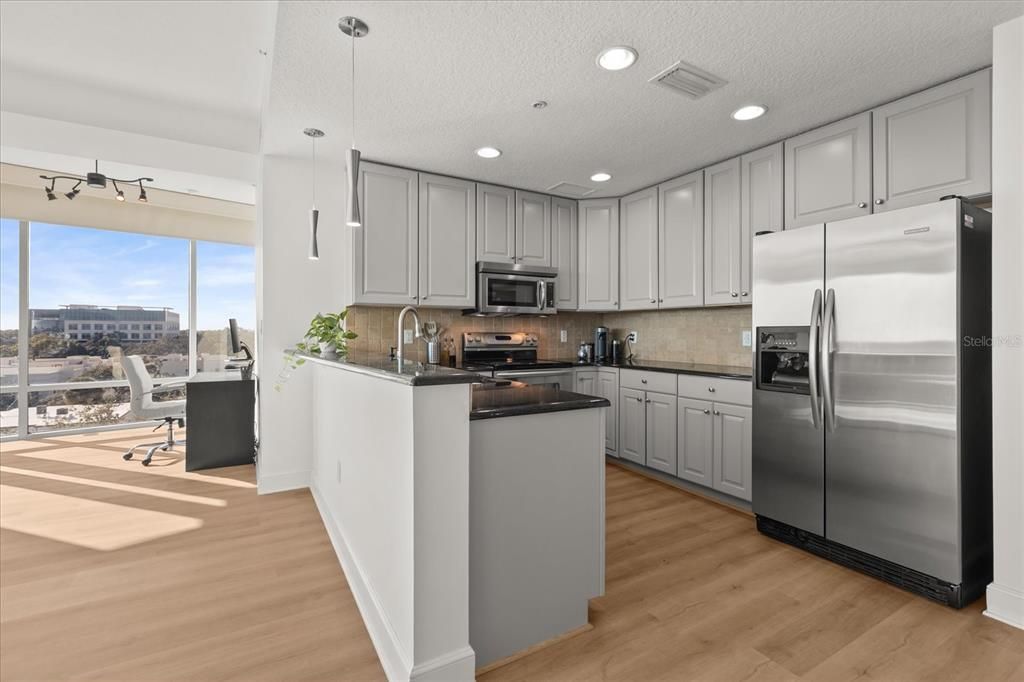 For Sale: $284,990 (2 beds, 2 baths, 1198 Square Feet)