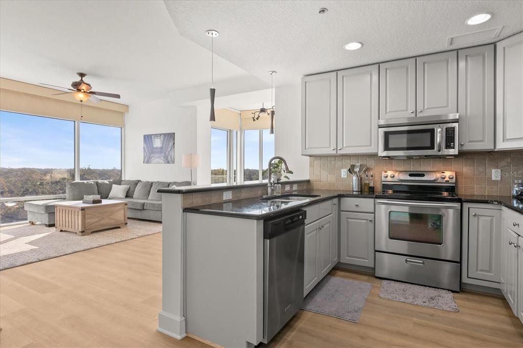 For Sale: $284,990 (2 beds, 2 baths, 1198 Square Feet)