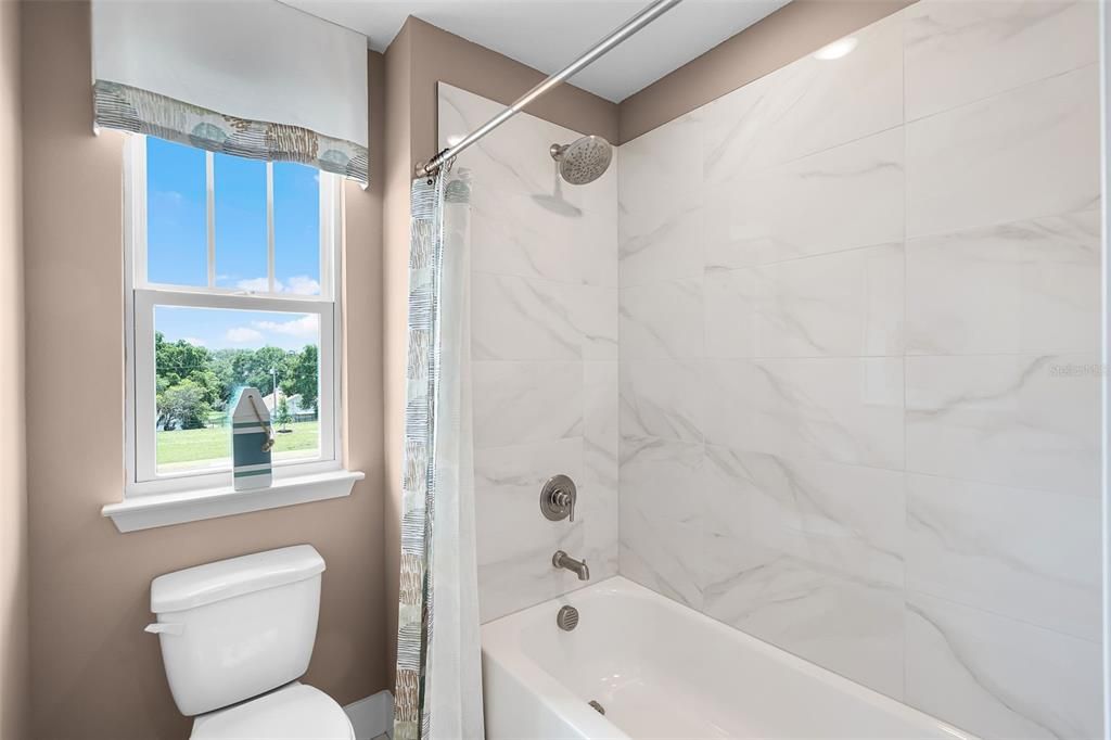 En Venta: $629,999 (4 camas, 2 baños, 3047 Pies cuadrados)