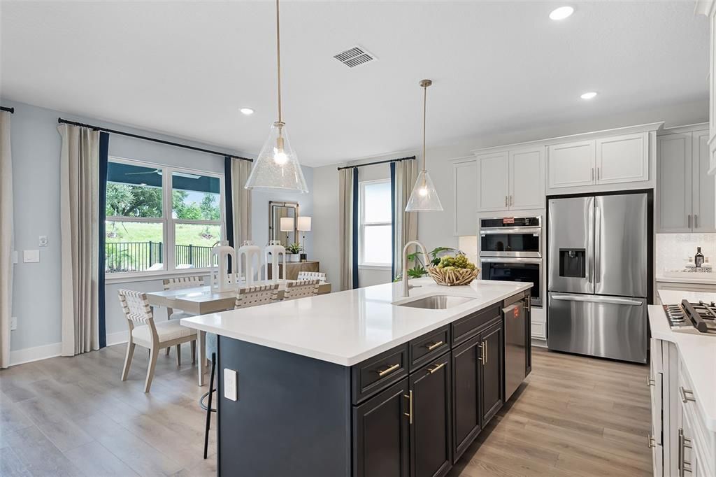 En Venta: $629,999 (4 camas, 2 baños, 3047 Pies cuadrados)