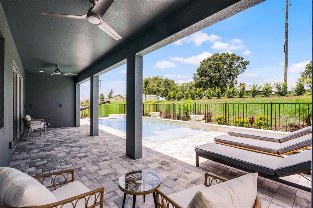 En Venta: $629,999 (4 camas, 2 baños, 3047 Pies cuadrados)