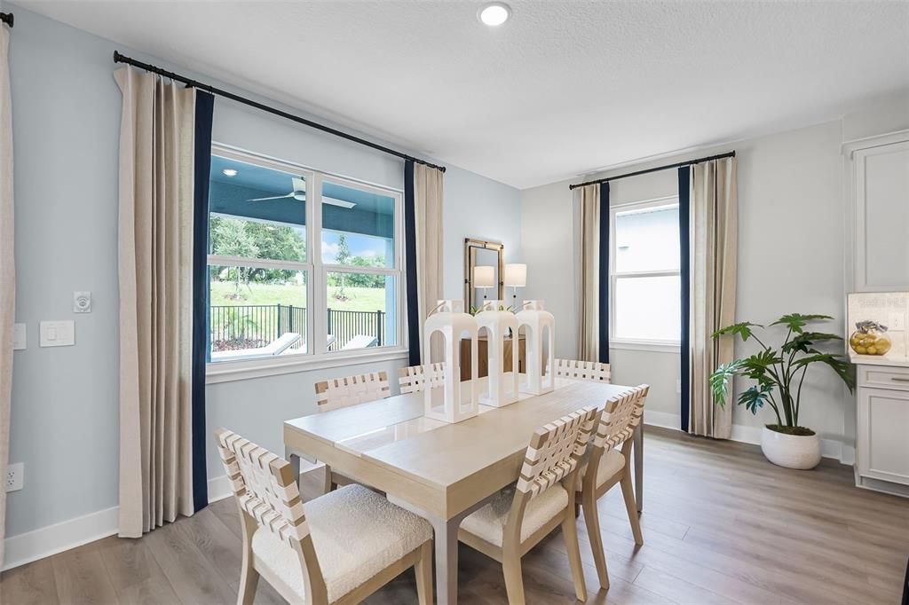 En Venta: $629,999 (4 camas, 2 baños, 3047 Pies cuadrados)