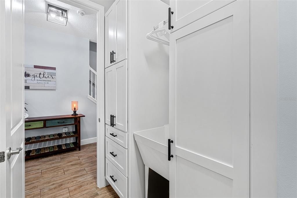 合同活跃: $570,000 (4 贝兹, 3 浴室, 2438 平方英尺)