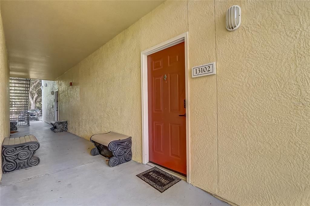 For Sale: $174,000 (1 beds, 1 baths, 707 Square Feet)