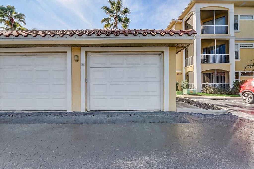 For Sale: $174,000 (1 beds, 1 baths, 707 Square Feet)