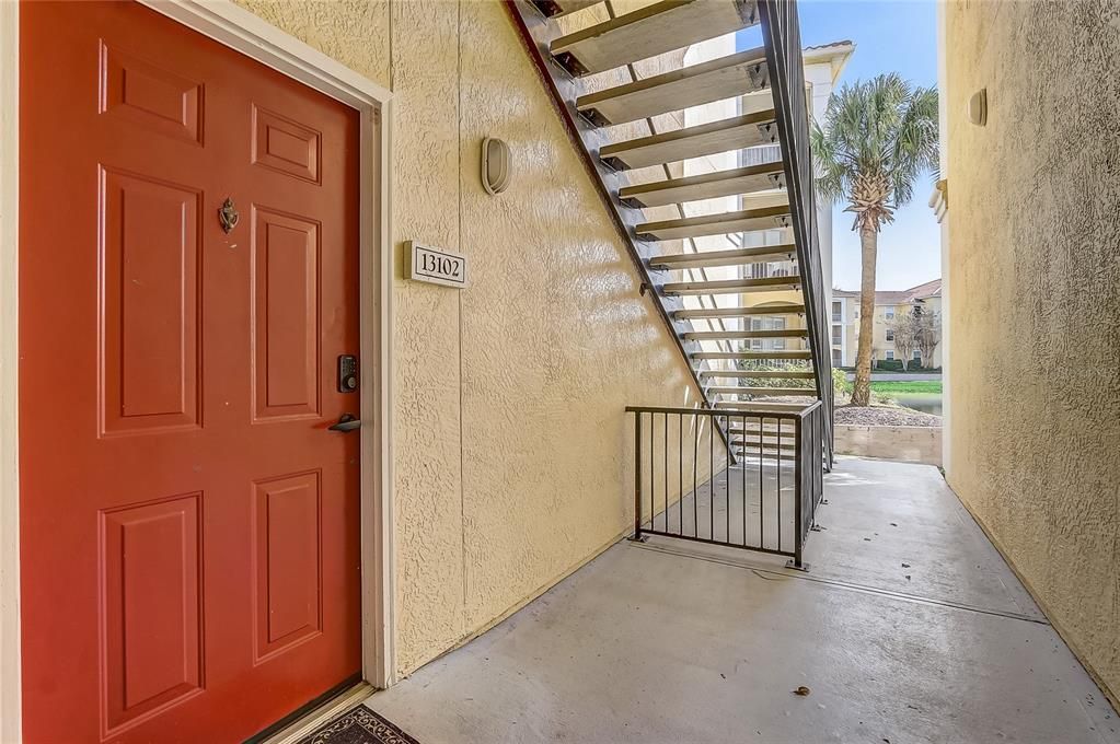 For Sale: $174,000 (1 beds, 1 baths, 707 Square Feet)