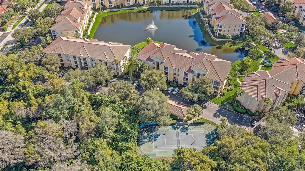 For Sale: $174,000 (1 beds, 1 baths, 707 Square Feet)