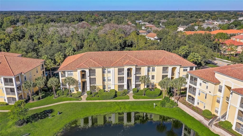 For Sale: $174,000 (1 beds, 1 baths, 707 Square Feet)