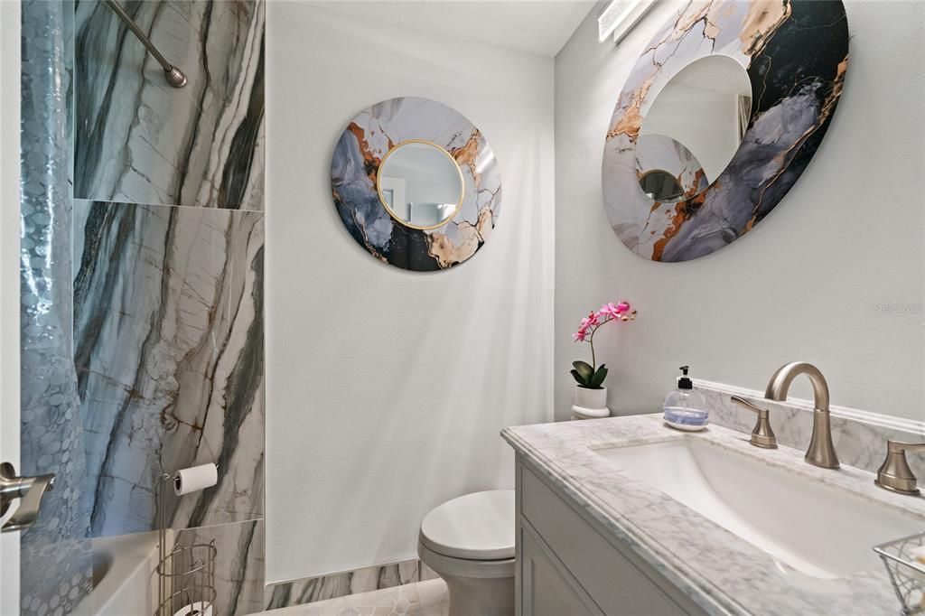 待售: $339,900 (2 贝兹, 2 浴室, 1129 平方英尺)