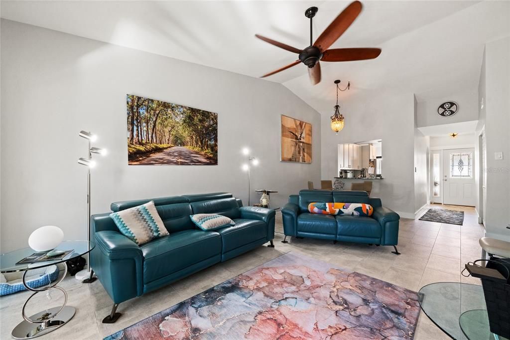 待售: $339,900 (2 贝兹, 2 浴室, 1129 平方英尺)