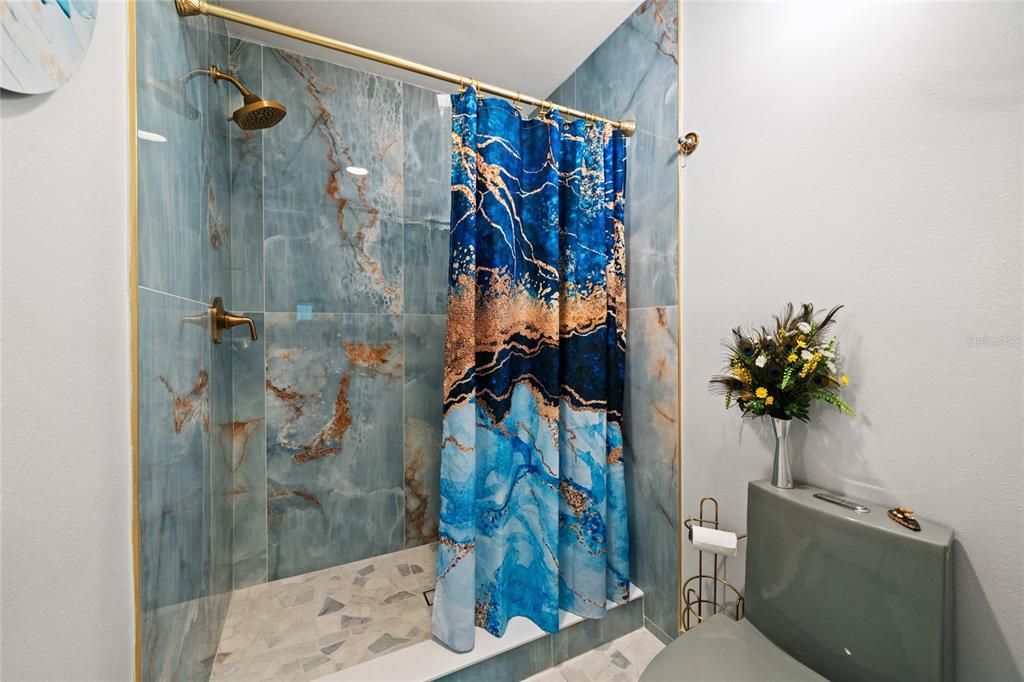 待售: $339,900 (2 贝兹, 2 浴室, 1129 平方英尺)