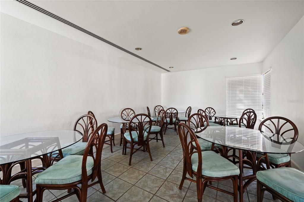 待售: $339,900 (2 贝兹, 2 浴室, 1129 平方英尺)