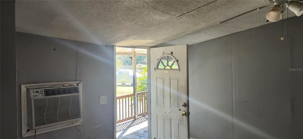 待售: $160,000 (6 贝兹, 3 浴室, 1782 平方英尺)