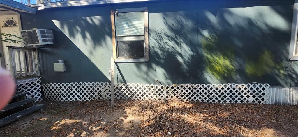 待售: $160,000 (6 贝兹, 3 浴室, 1782 平方英尺)