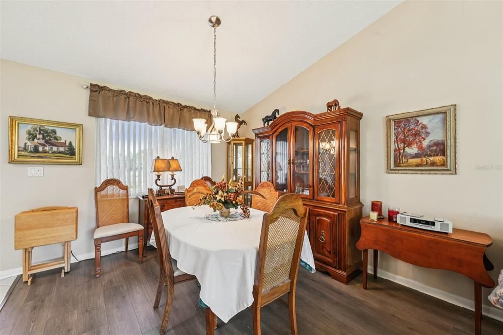 For Sale: $257,000 (2 beds, 2 baths, 1514 Square Feet)