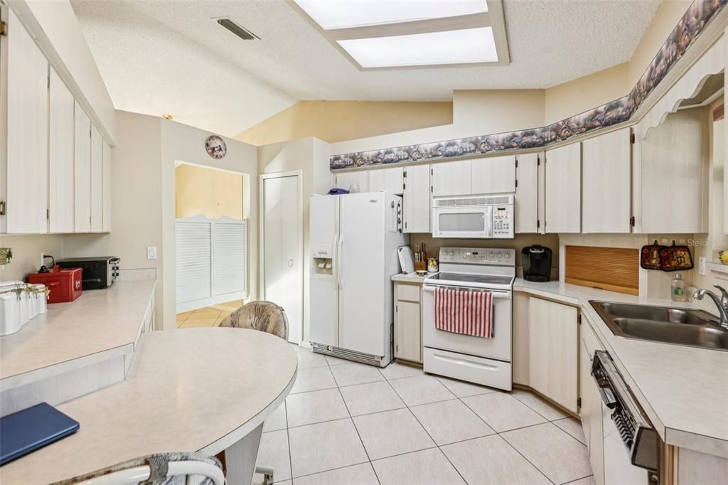 For Sale: $257,000 (2 beds, 2 baths, 1514 Square Feet)