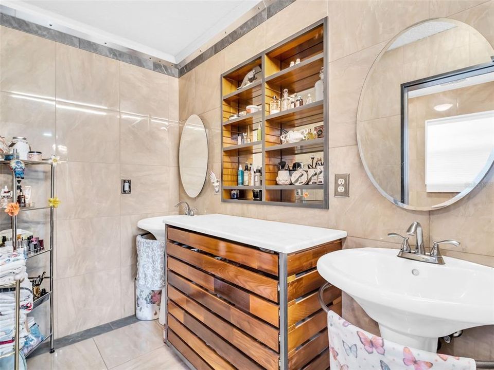 For Sale: $899,000 (4 beds, 3 baths, 1612 Square Feet)