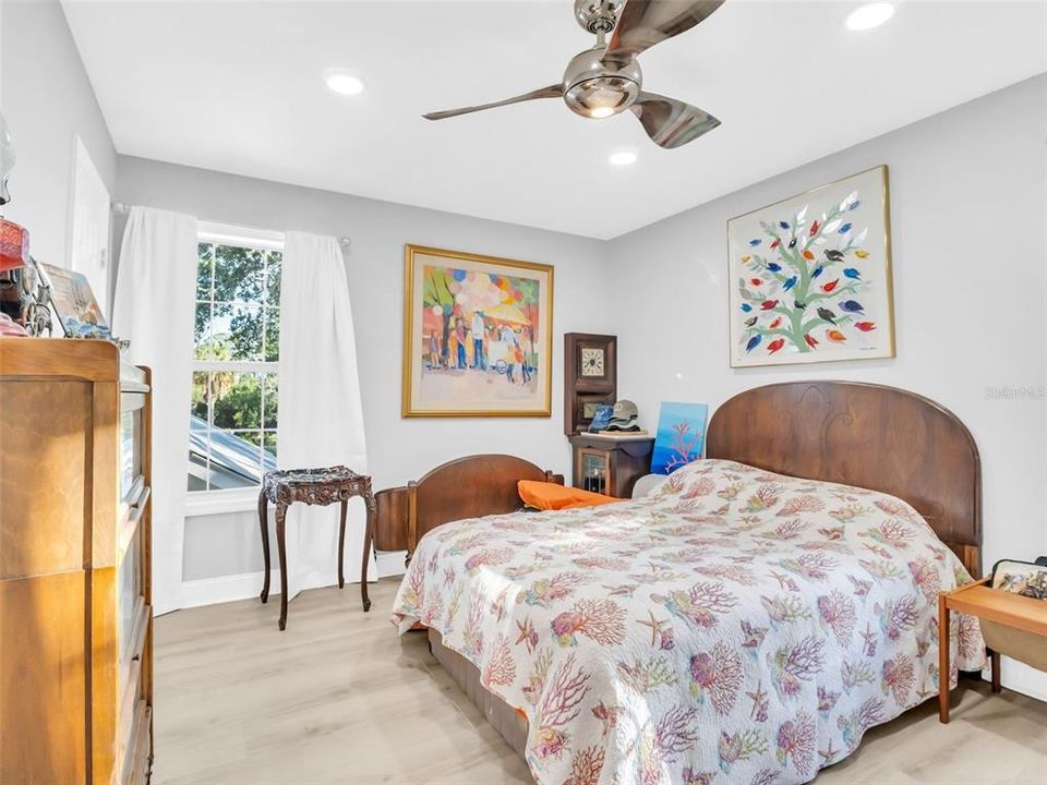 For Sale: $899,000 (4 beds, 3 baths, 1612 Square Feet)