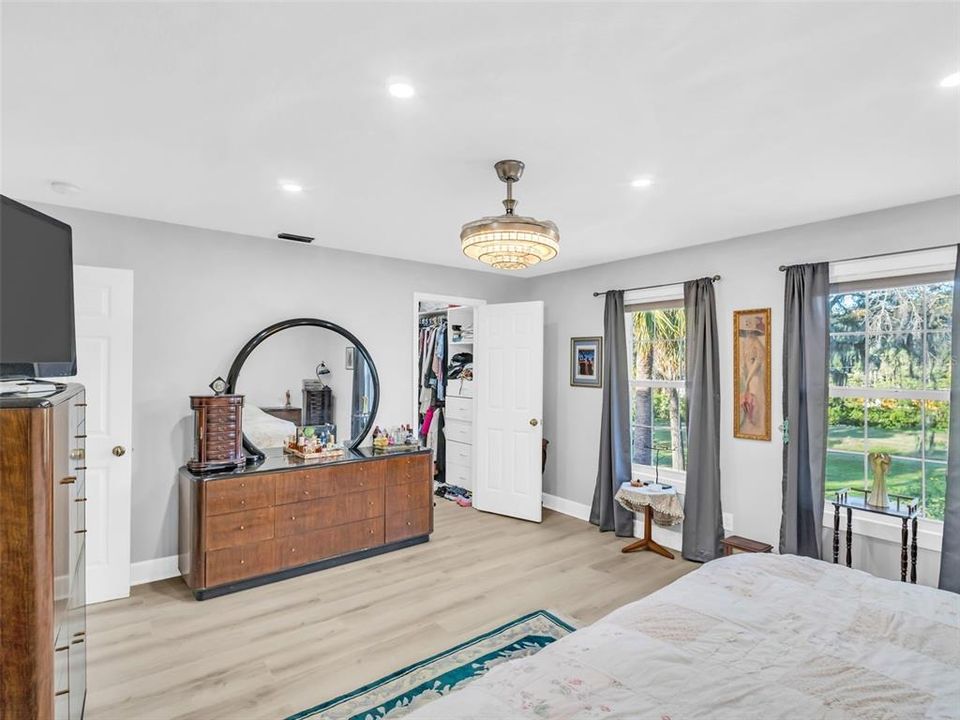 For Sale: $899,000 (4 beds, 3 baths, 1612 Square Feet)