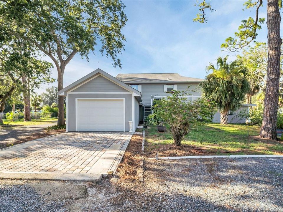 For Sale: $899,000 (4 beds, 3 baths, 1612 Square Feet)