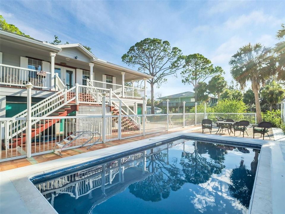 For Sale: $899,000 (4 beds, 3 baths, 1612 Square Feet)