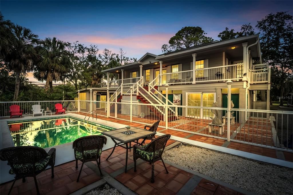 For Sale: $899,000 (4 beds, 3 baths, 1612 Square Feet)