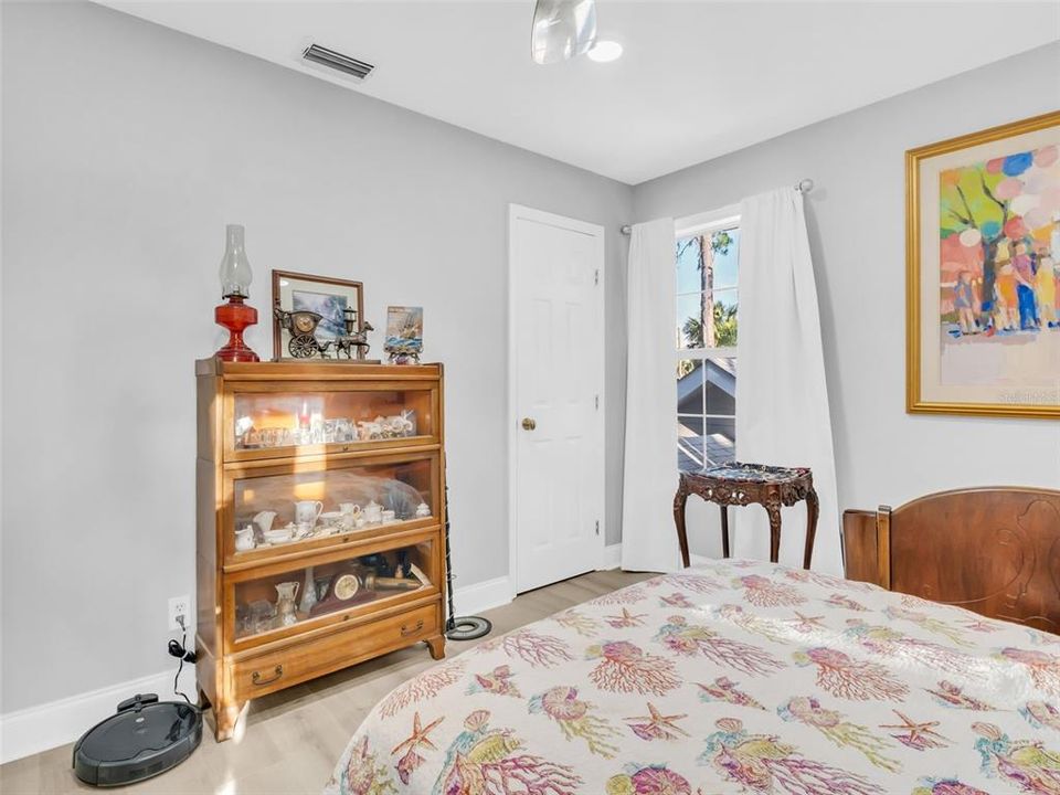 For Sale: $899,000 (4 beds, 3 baths, 1612 Square Feet)