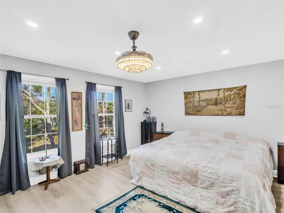 For Sale: $899,000 (4 beds, 3 baths, 1612 Square Feet)