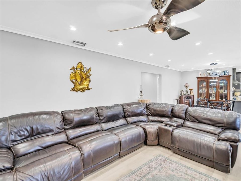 For Sale: $899,000 (4 beds, 3 baths, 1612 Square Feet)