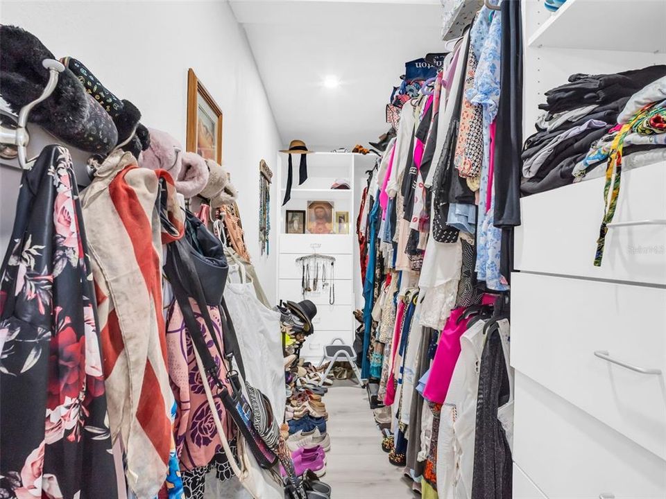 For Sale: $899,000 (4 beds, 3 baths, 1612 Square Feet)