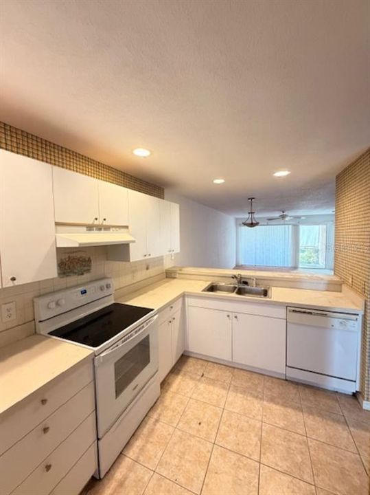 En Venta: $139,400 (2 camas, 2 baños, 1227 Pies cuadrados)