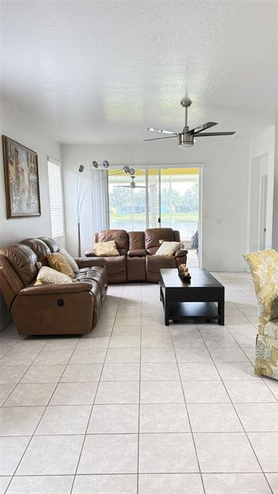 待售: $335,000 (3 贝兹, 2 浴室, 1521 平方英尺)