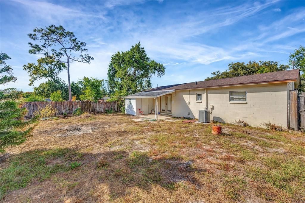 Active With Contract: $220,000 (2 beds, 1 baths, 848 Square Feet)