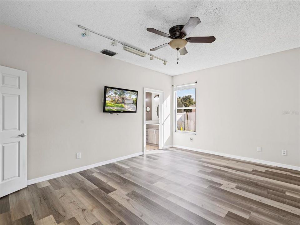 待售: $515,000 (4 贝兹, 2 浴室, 2100 平方英尺)