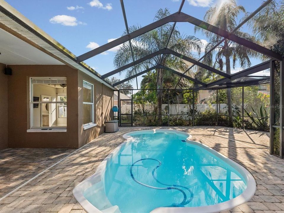 待售: $515,000 (4 贝兹, 2 浴室, 2100 平方英尺)