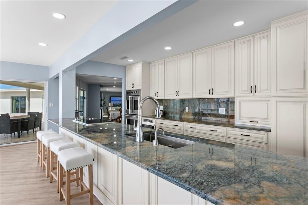 待售: $3,700,000 (4 贝兹, 3 浴室, 3670 平方英尺)