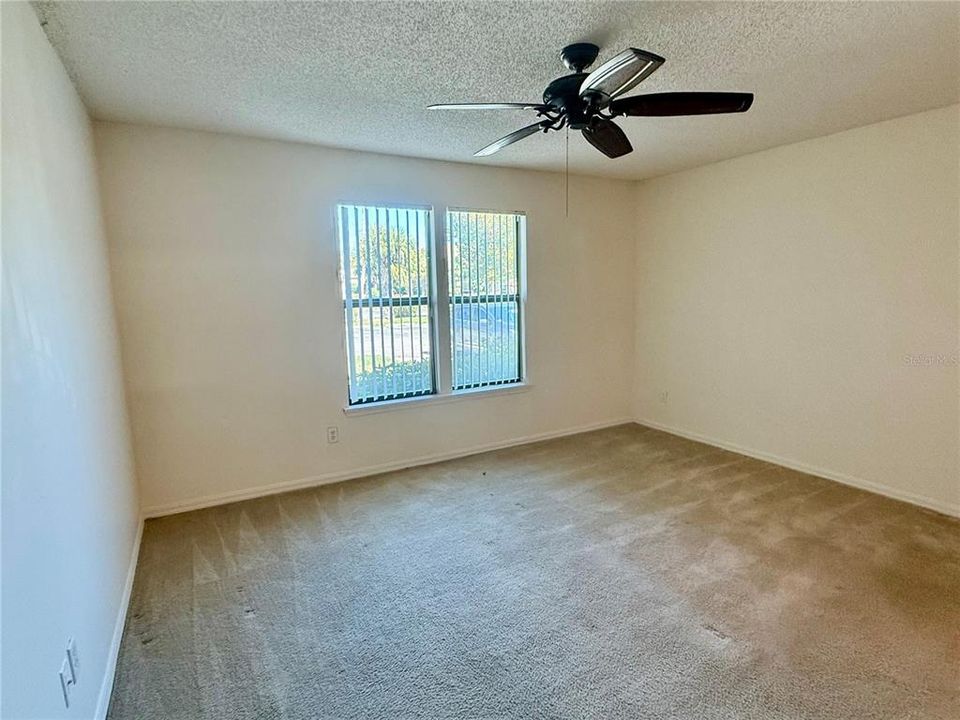 待售: $190,000 (3 贝兹, 2 浴室, 1272 平方英尺)