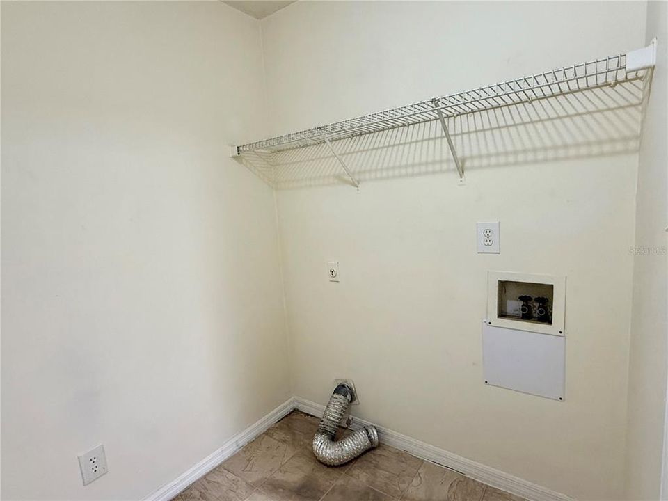 待售: $190,000 (3 贝兹, 2 浴室, 1272 平方英尺)