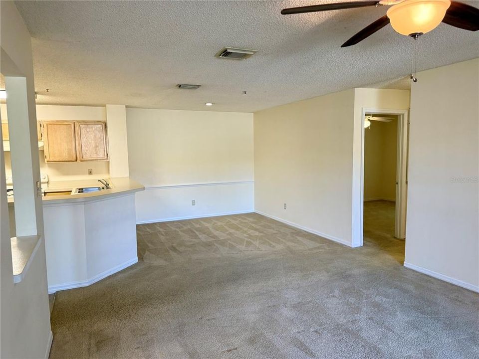 待售: $190,000 (3 贝兹, 2 浴室, 1272 平方英尺)