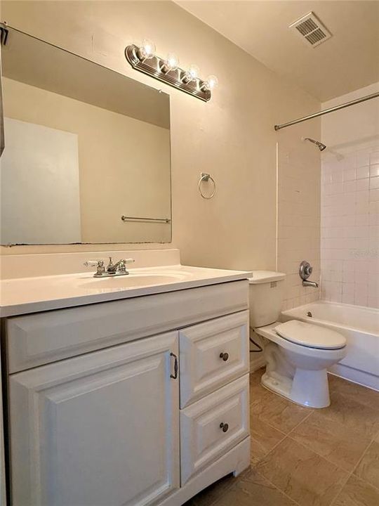 待售: $190,000 (3 贝兹, 2 浴室, 1272 平方英尺)