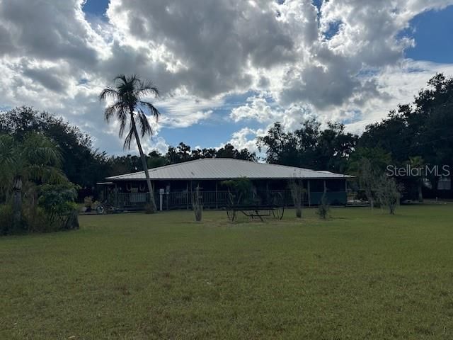 For Sale: $1,395,000 (3 beds, 2 baths, 1368 Square Feet)