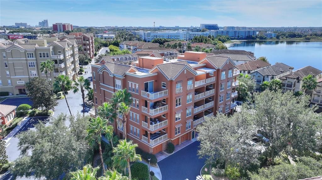 Activo con contrato: $425,000 (3 camas, 2 baños, 2085 Pies cuadrados)