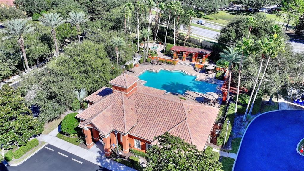 Activo con contrato: $425,000 (3 camas, 2 baños, 2085 Pies cuadrados)