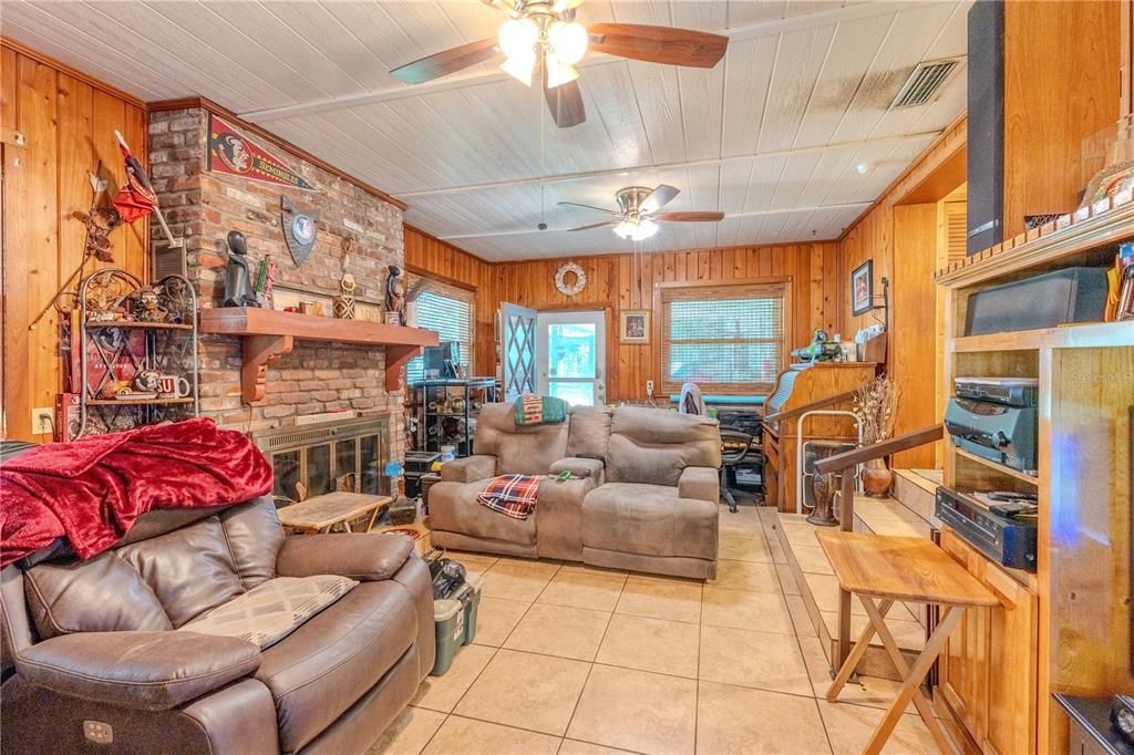 待售: $375,000 (3 贝兹, 2 浴室, 2942 平方英尺)