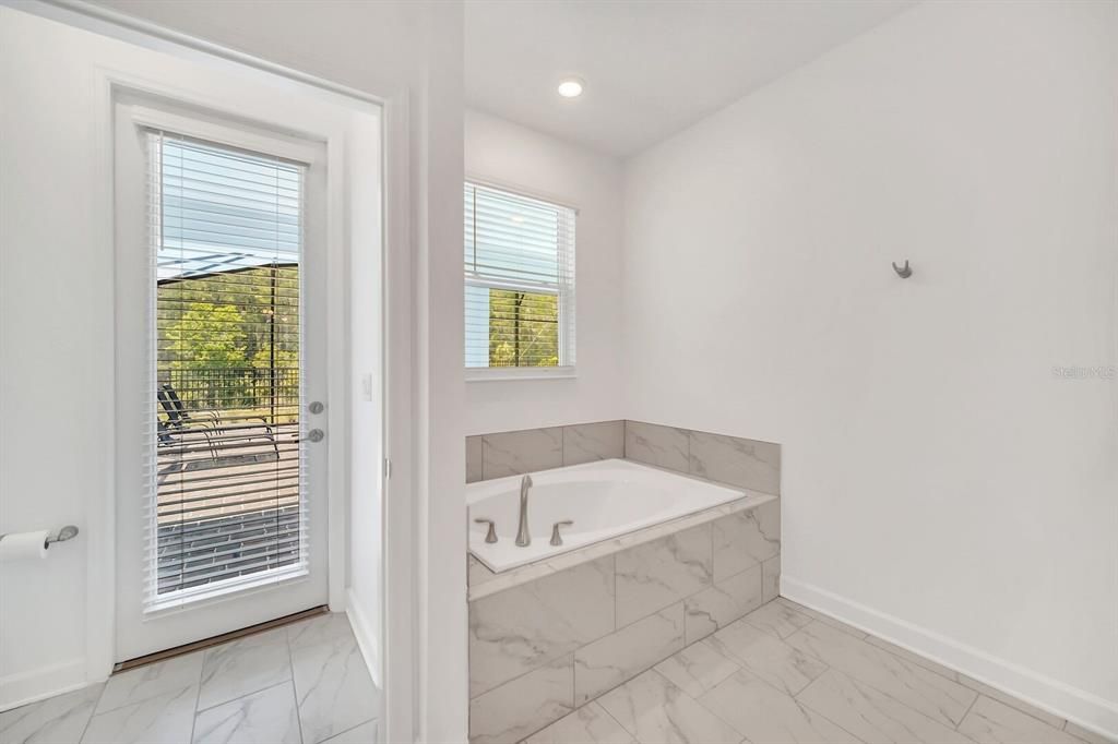 For Sale: $895,000 (9 beds, 5 baths, 4289 Square Feet)