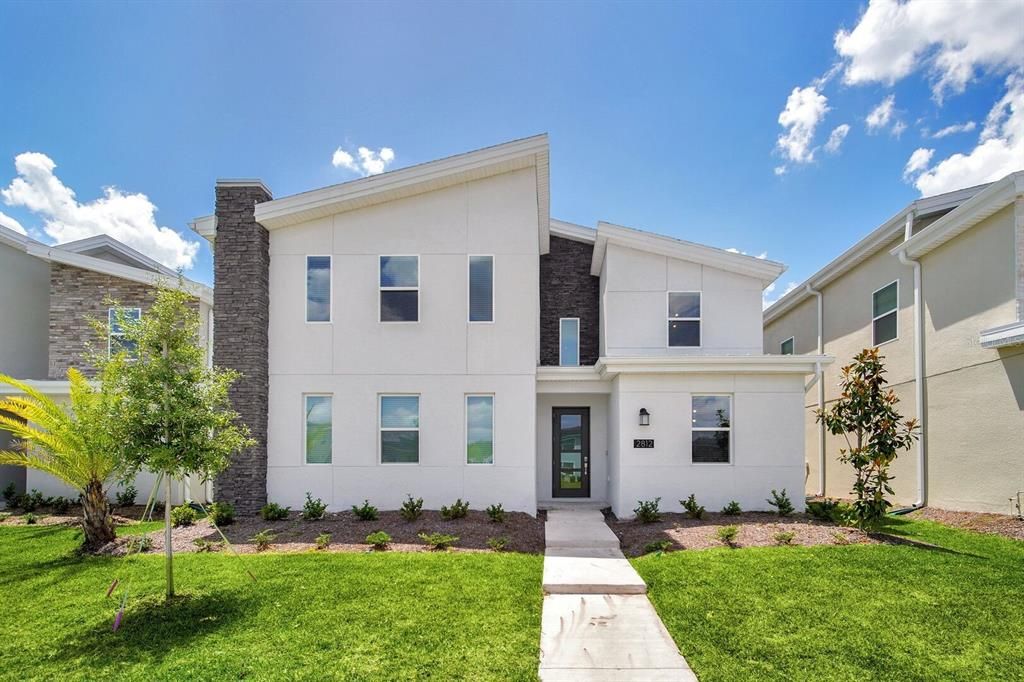 For Sale: $895,000 (9 beds, 5 baths, 4289 Square Feet)