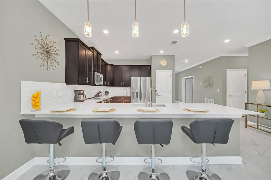 For Sale: $895,000 (9 beds, 5 baths, 4289 Square Feet)